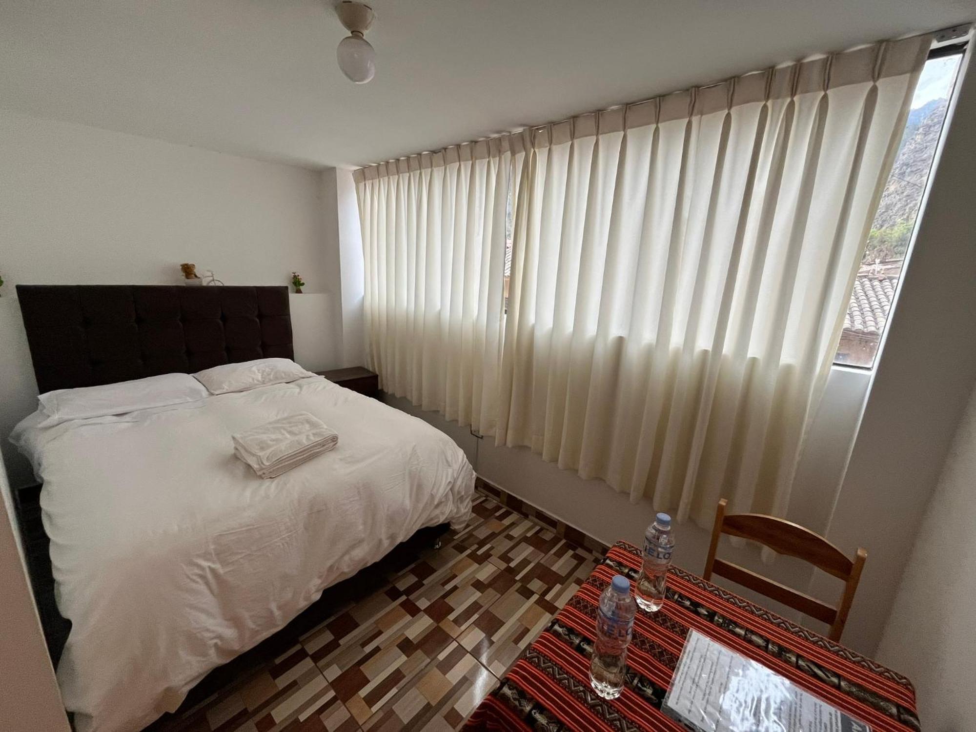 Hostal Apu Qhawarina Ollantaytambo Ngoại thất bức ảnh