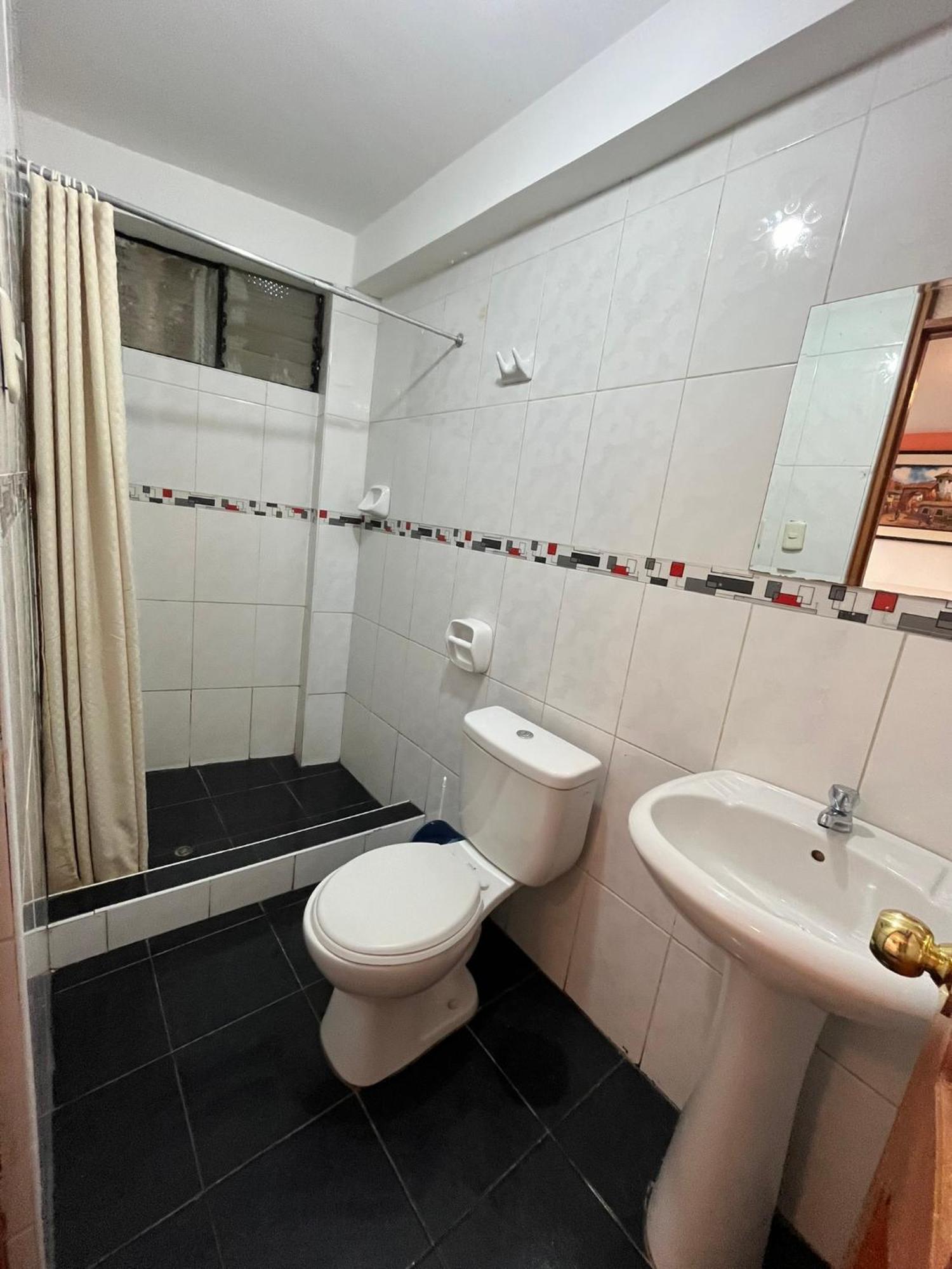 Hostal Apu Qhawarina Ollantaytambo Ngoại thất bức ảnh